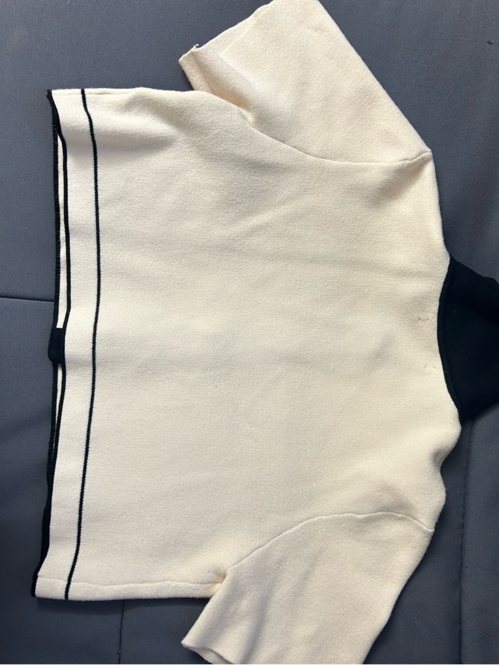 Oak & Fort Cropped Short Sleeved Cream Cardigan with Black Trim  Size S - Picture 11 of 15